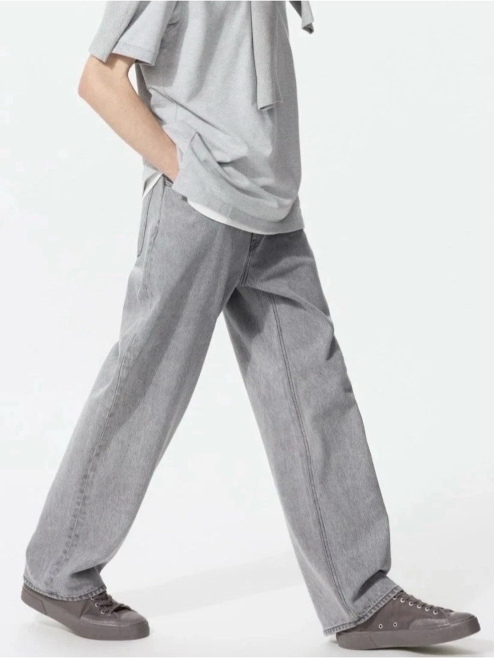 Men’s Grey UNIQLO Wide Straight Jeans - Size 29 EUC!